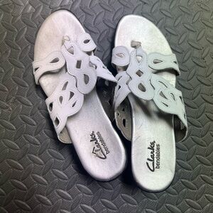 Clark's Bendables White Chunk Sandal Size 8